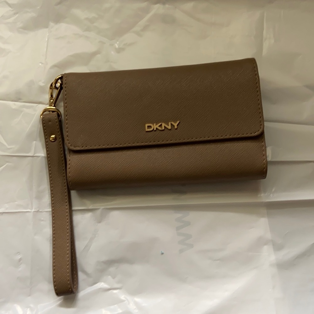 DKNY Bryant Wallet/Purse
